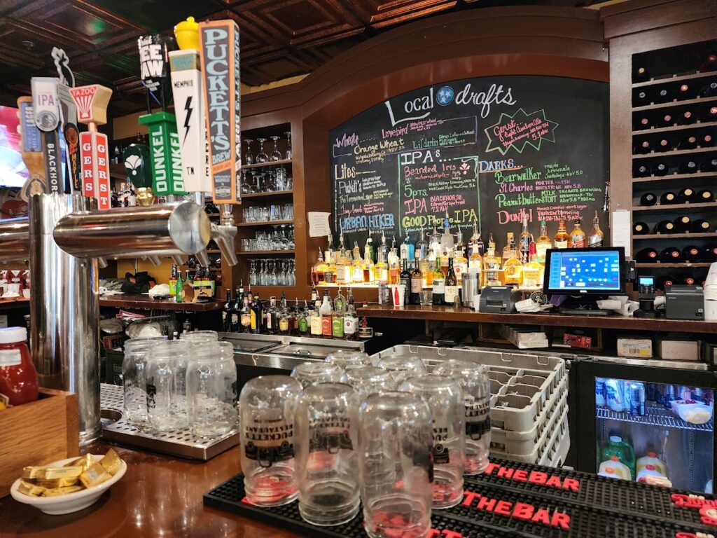 Puckett’s Grocery & Restaurant
